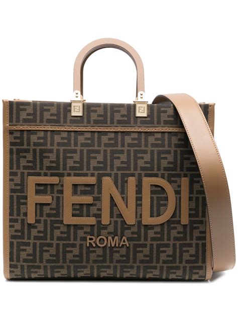 fendi reisetasche|Fendi medium pouch.